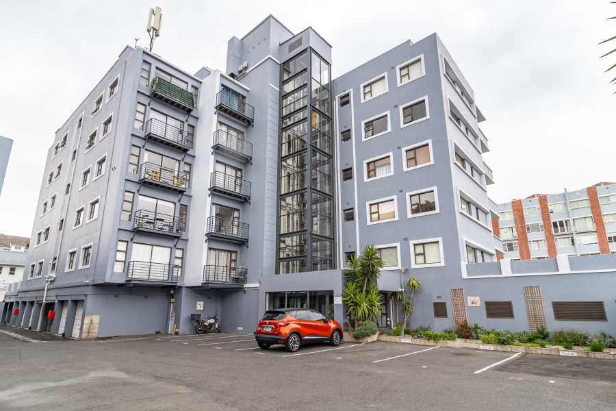 To Let 3 Bedroom Property for Rent in Sea Point Western Cape
